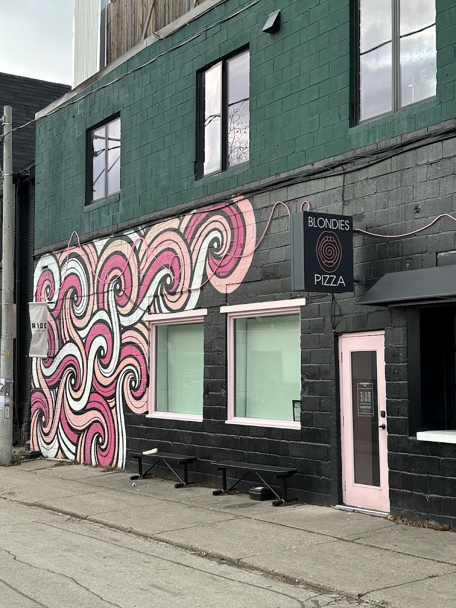 Blondies Pizza Ossington